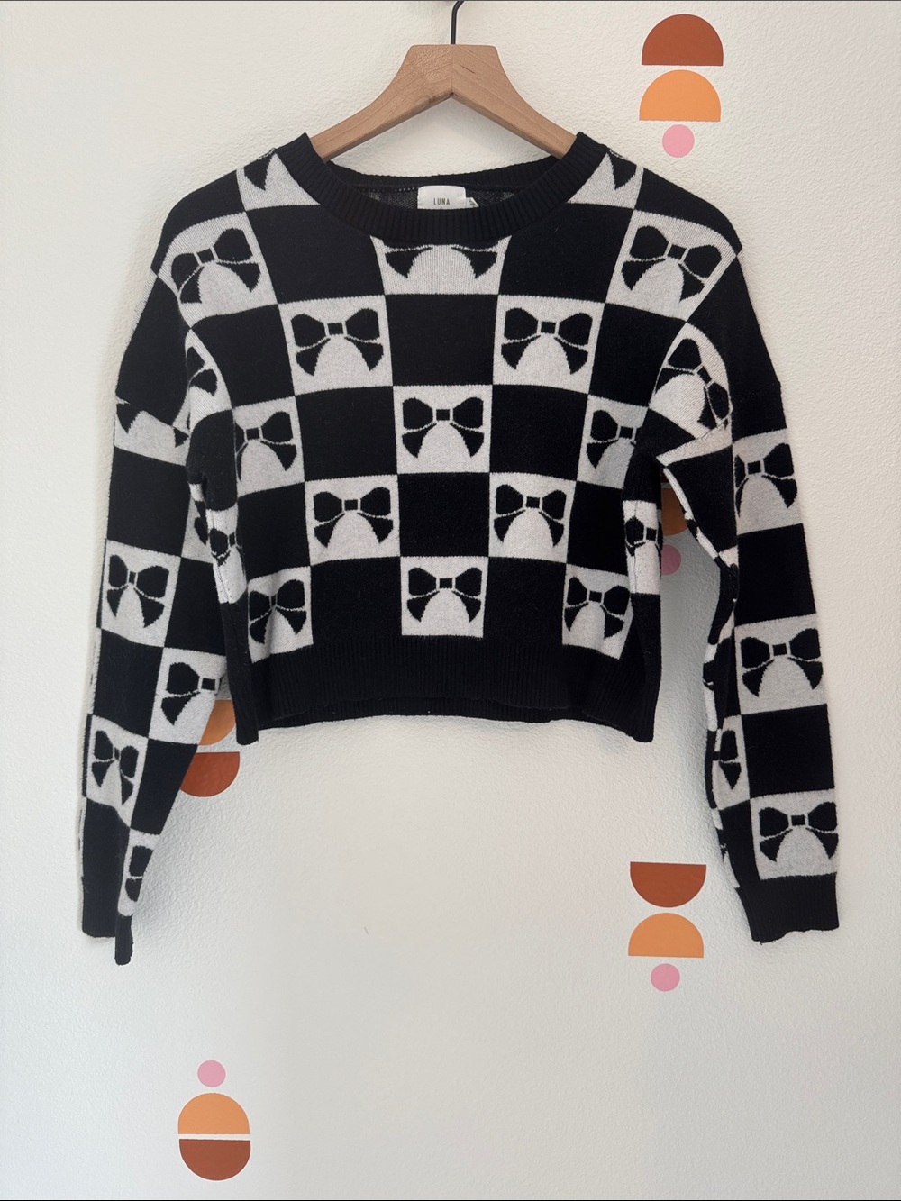 Luna Ivy Black & White Checker Bow Crop Sweater N0044